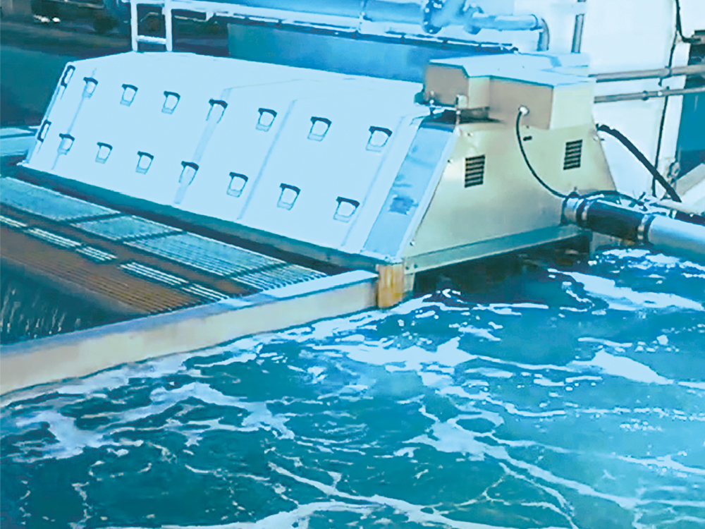 新加坡养殖工船